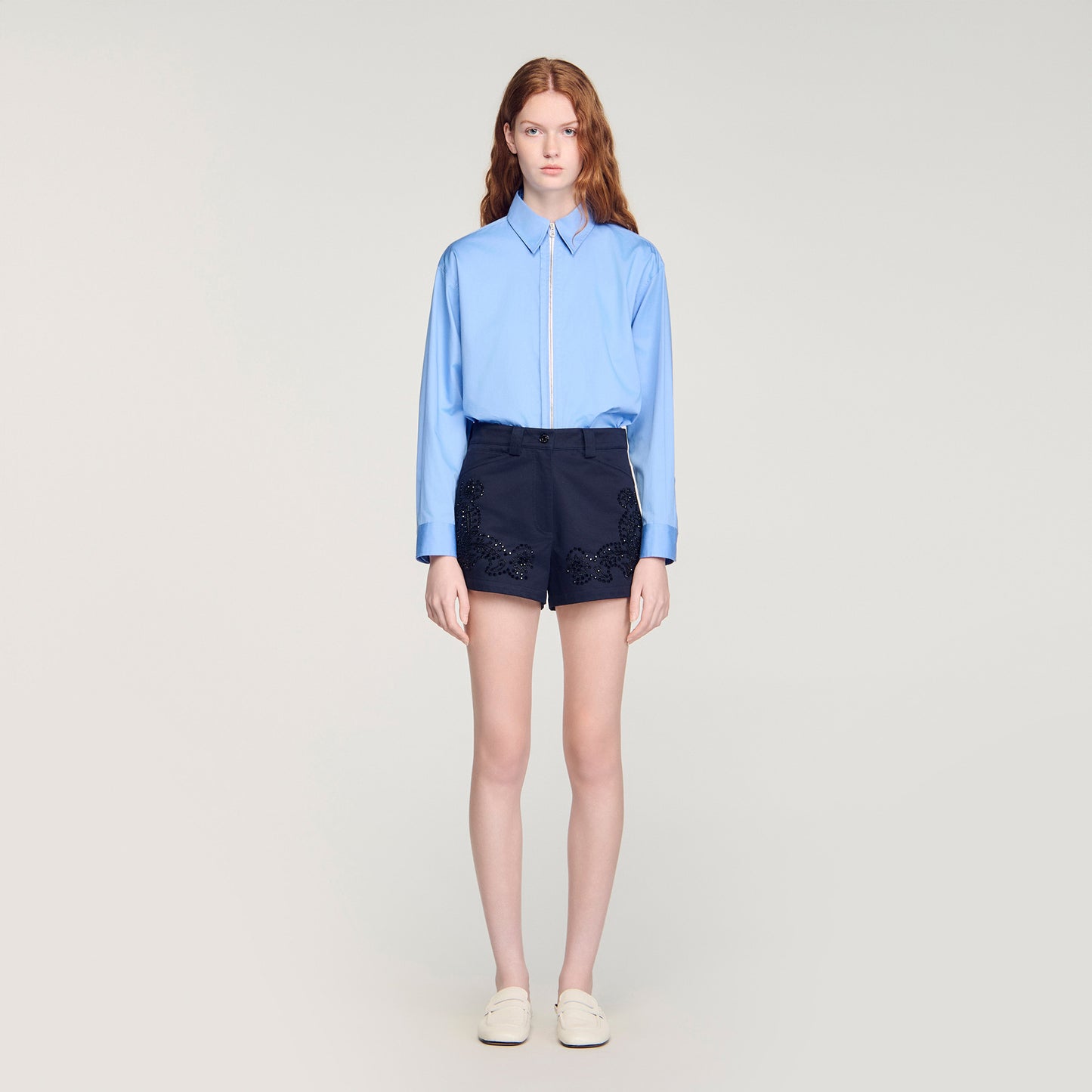 Short de algodón bordado