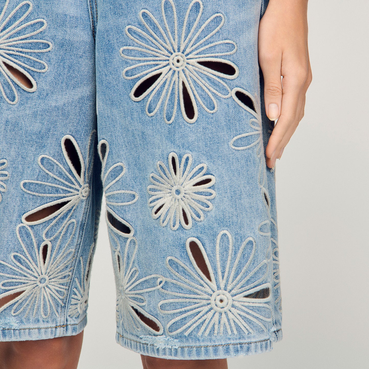 Bermudas bordadas