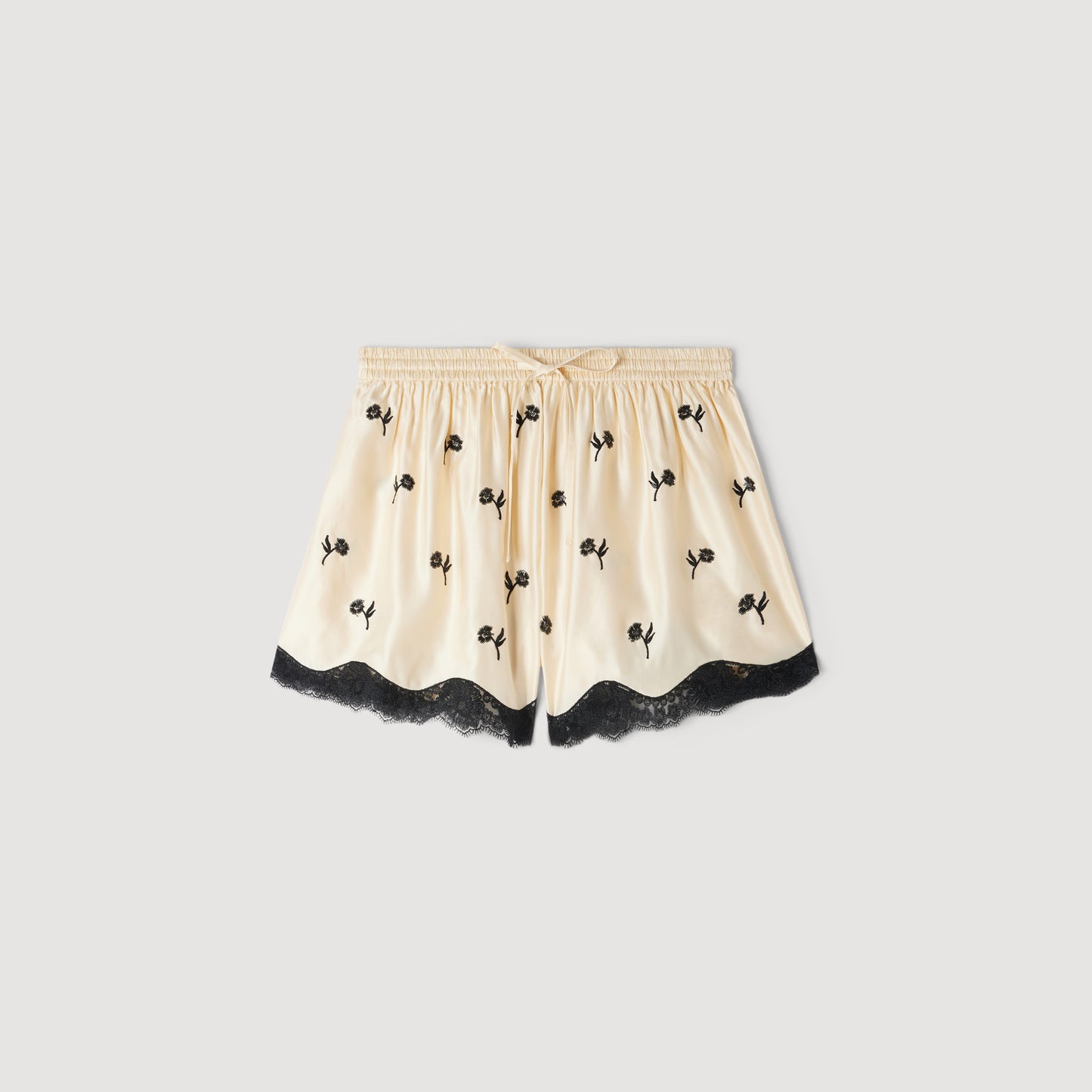 Short bordado con flores