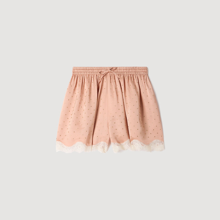Pantalón corto con strass y encaje