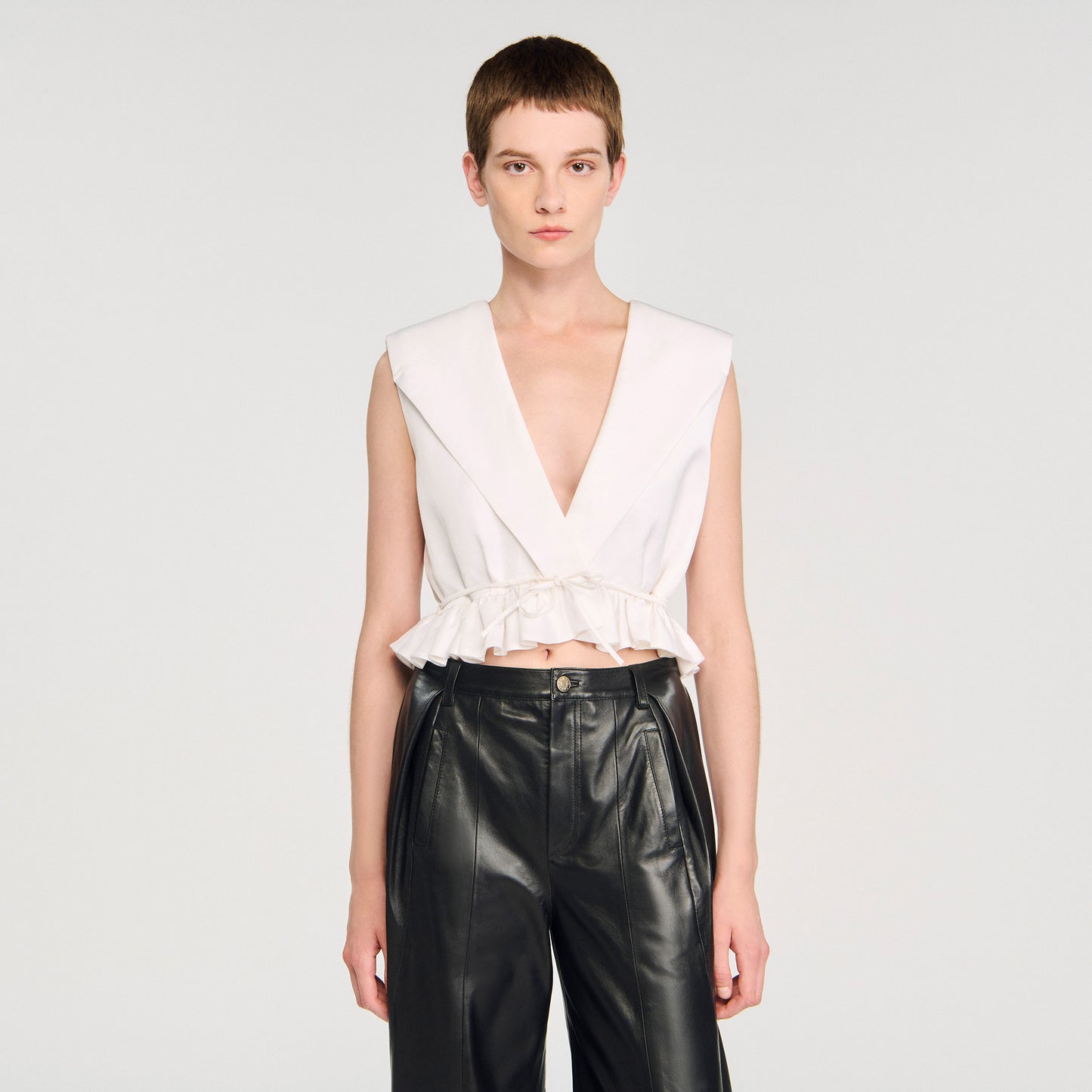 Top corto con volante