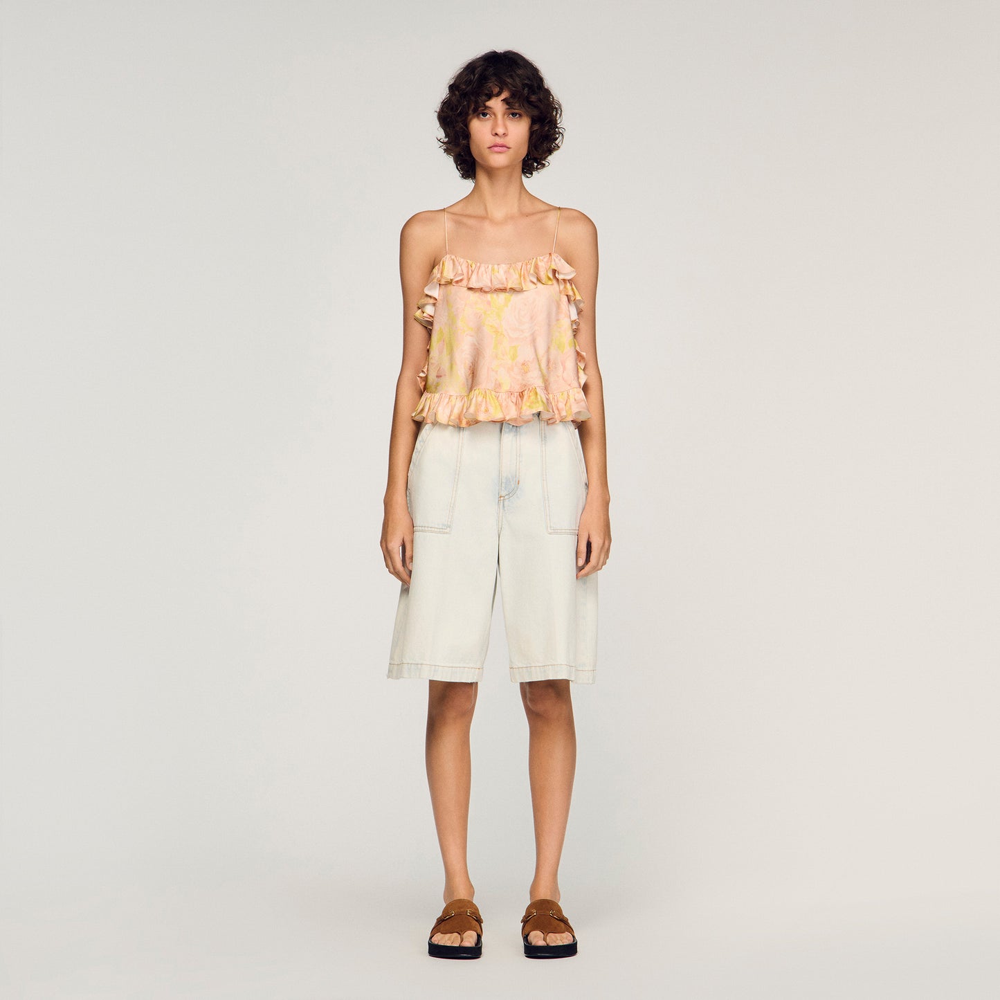 Top corto con estampado de flores