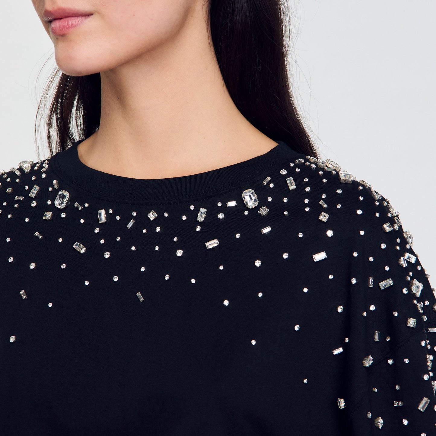 Camiseta anudada con strass