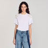 Camiseta con flores bordadas