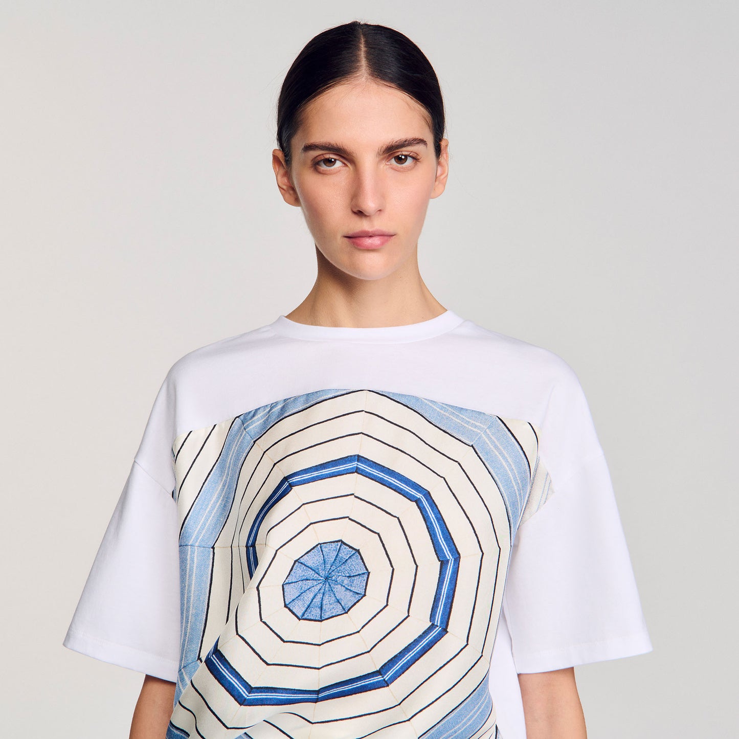 Camiseta con estampado de espirales