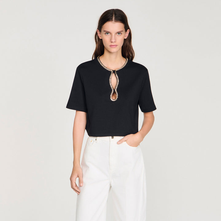 Camiseta corta con strass