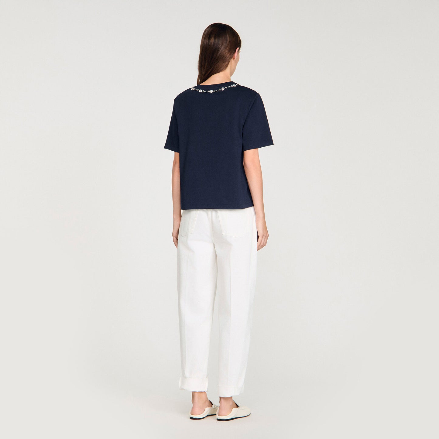 Camiseta calada con strass