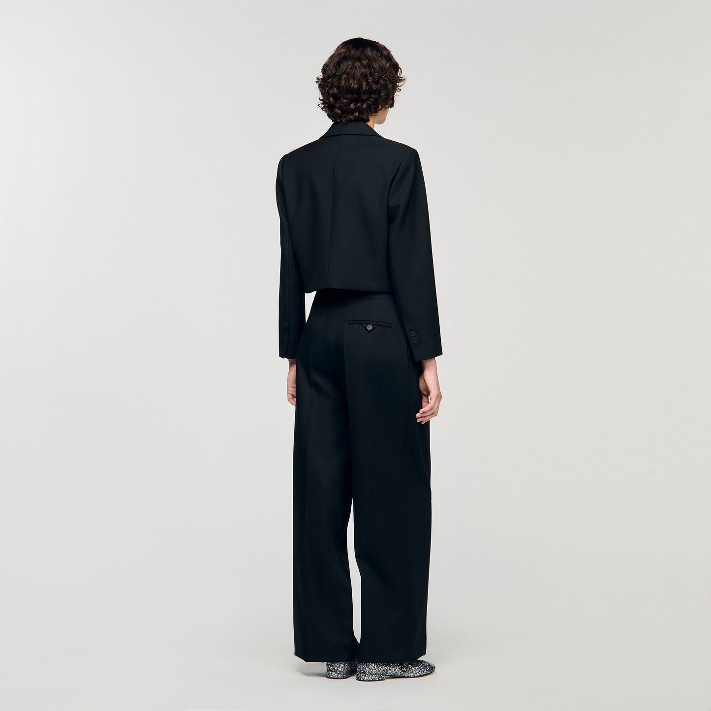 Chaqueta corta con lazo satinado