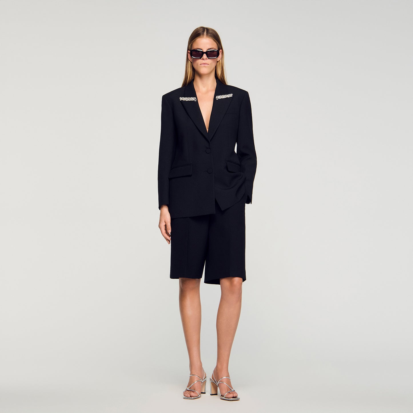 Chaqueta con cuello de strass