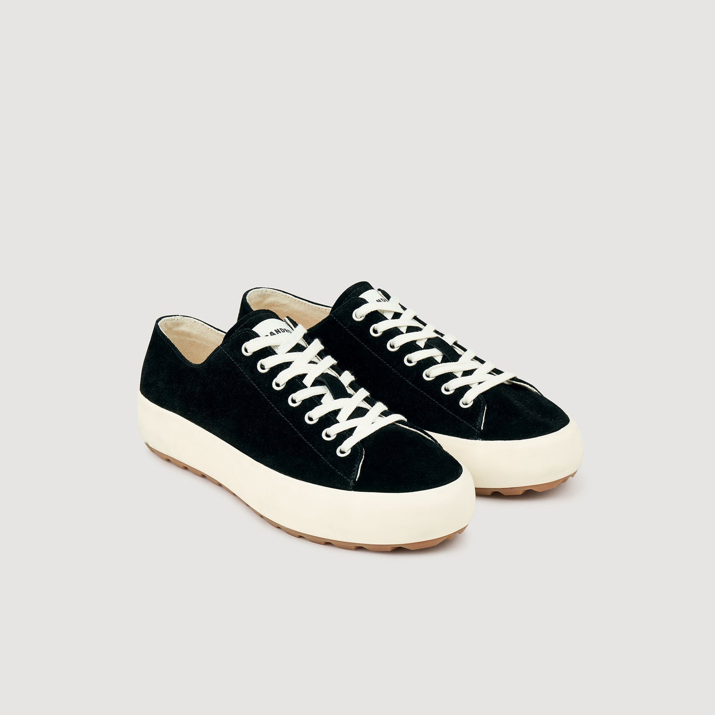 Zapatillas bajas de serraje