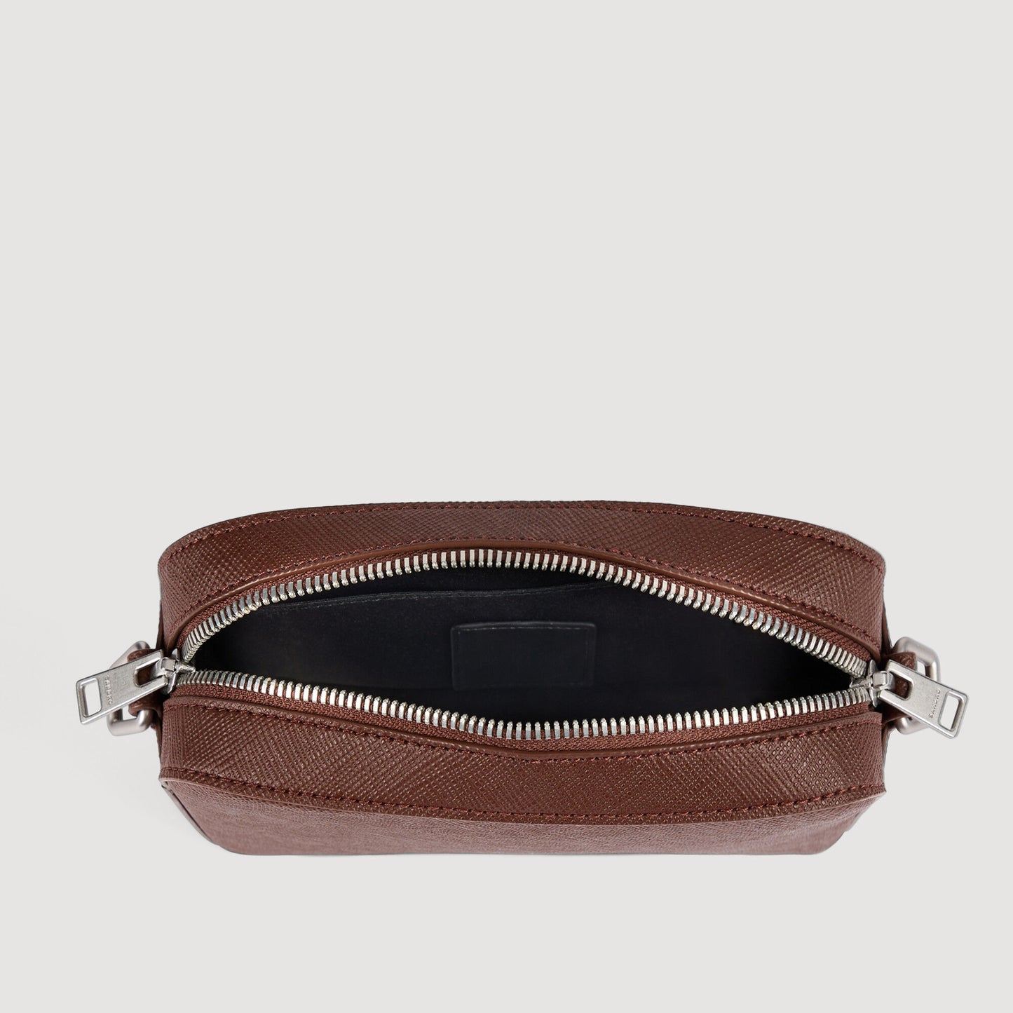 Bolso pequeño de cuero regenerado