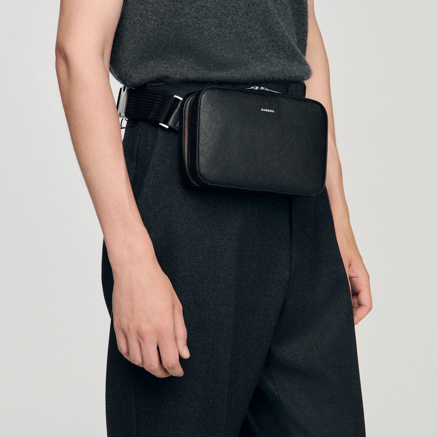 Bolso pequeño de cuero reconstituido