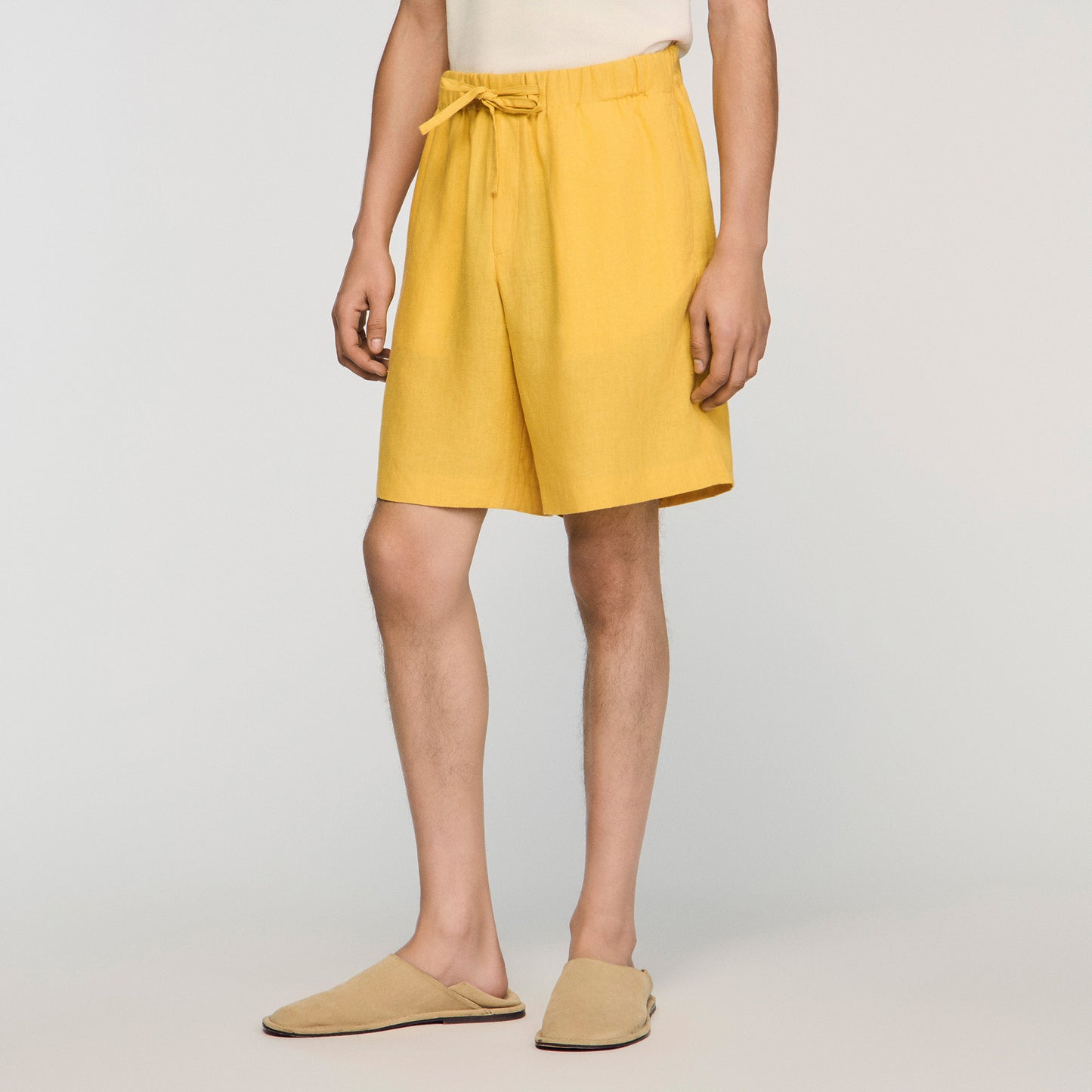 Short de lino con cintura elástica