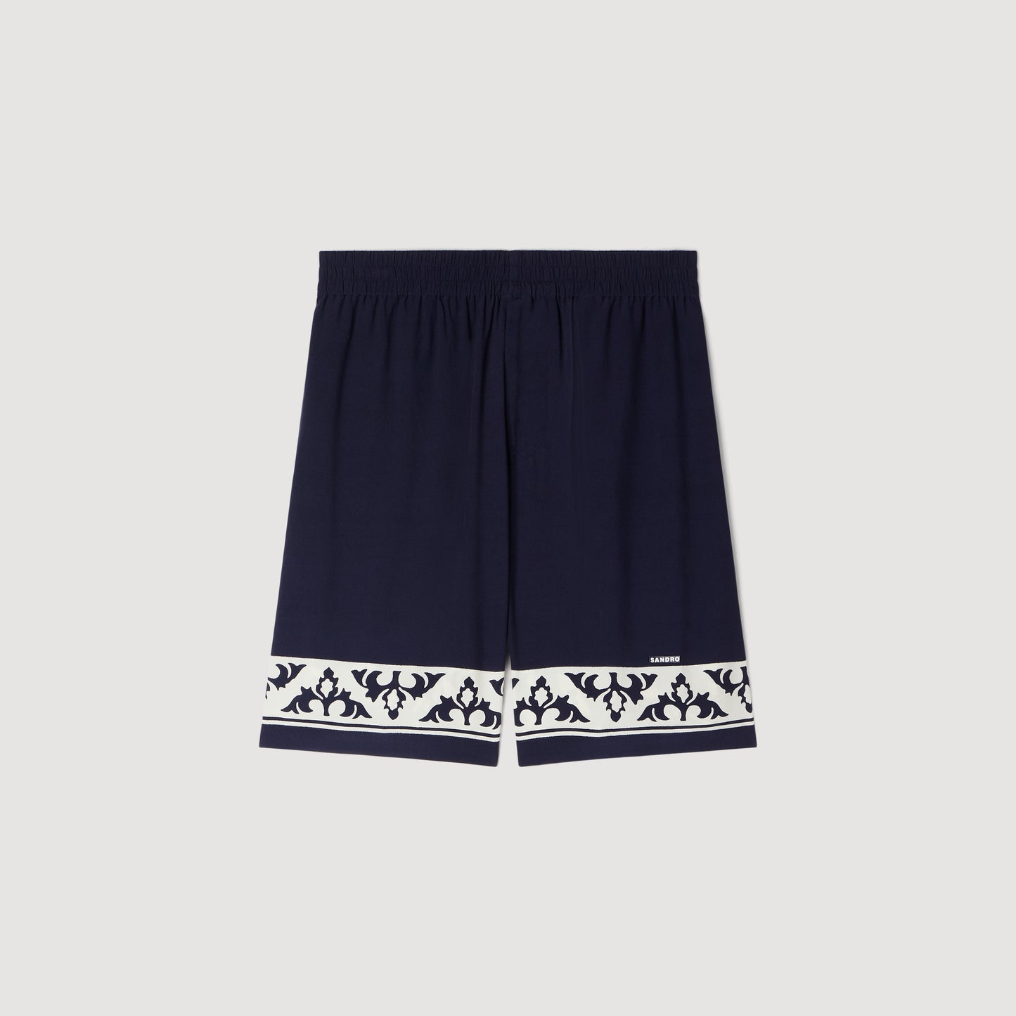 Short fluido motivo contraste