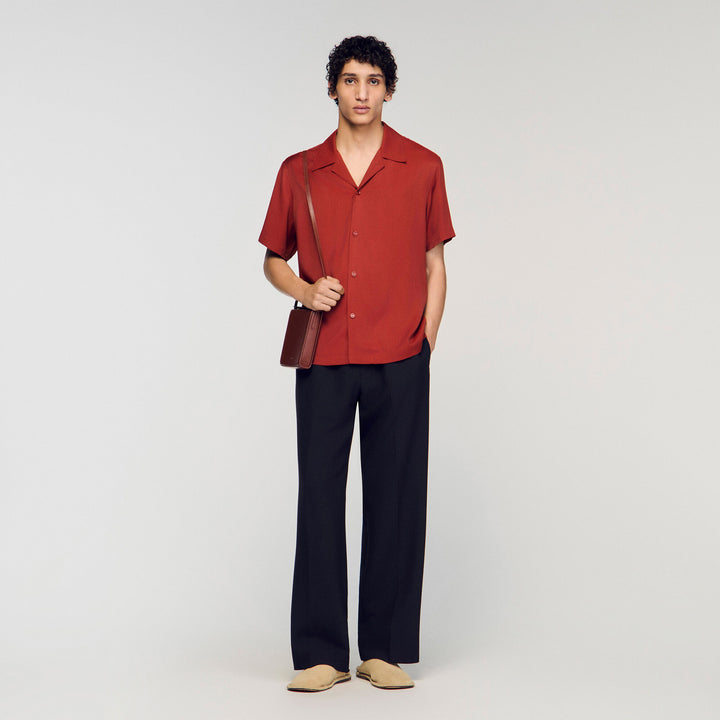 Camisa fluida con cuello italiano