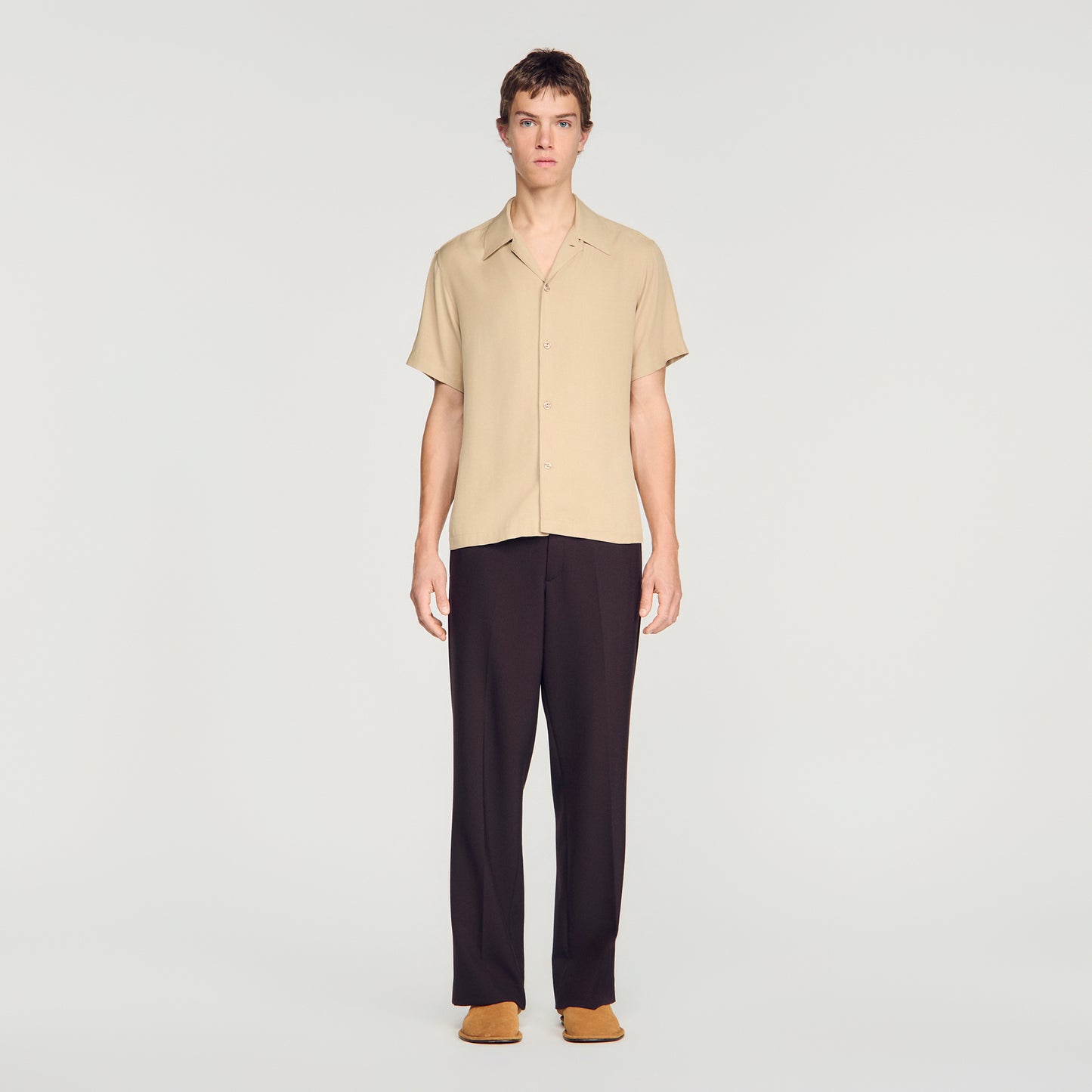Camisa fluida con cuello italiano