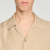 Camisa fluida con cuello italiano