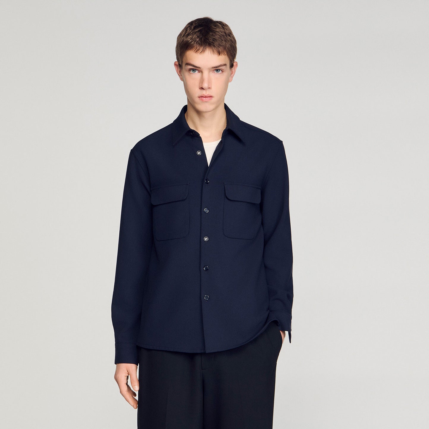 Camisa con bolsillos de parche