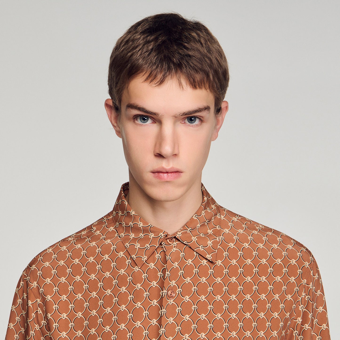 Camisa fluida estampado eslabones