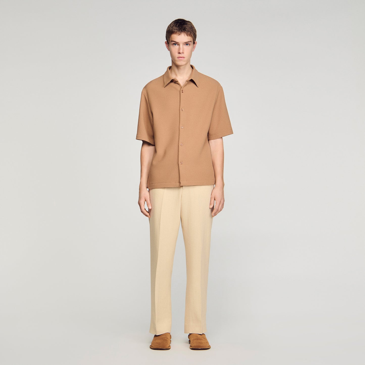 Camisa con textura, cuello italiano