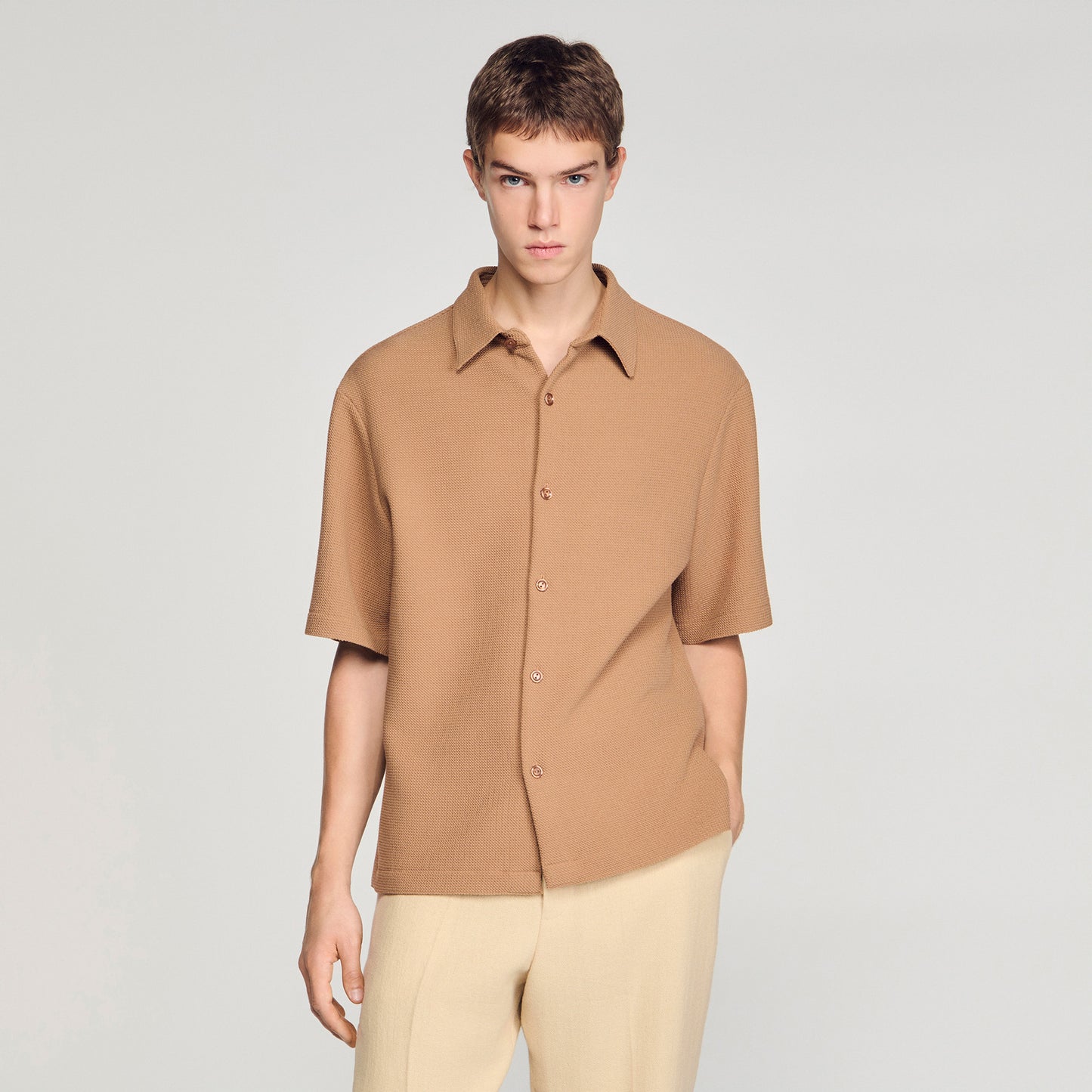 Camisa con textura, cuello italiano