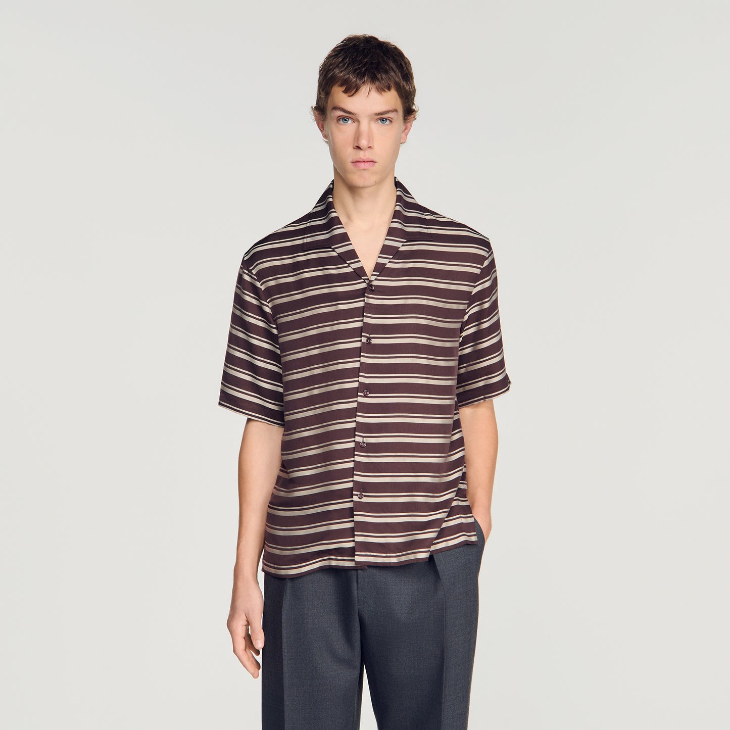 Camisa de rayas cuello barco