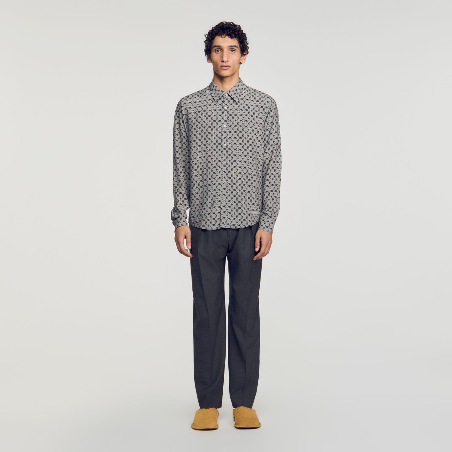 Camisa fluida con estampado de cadenas