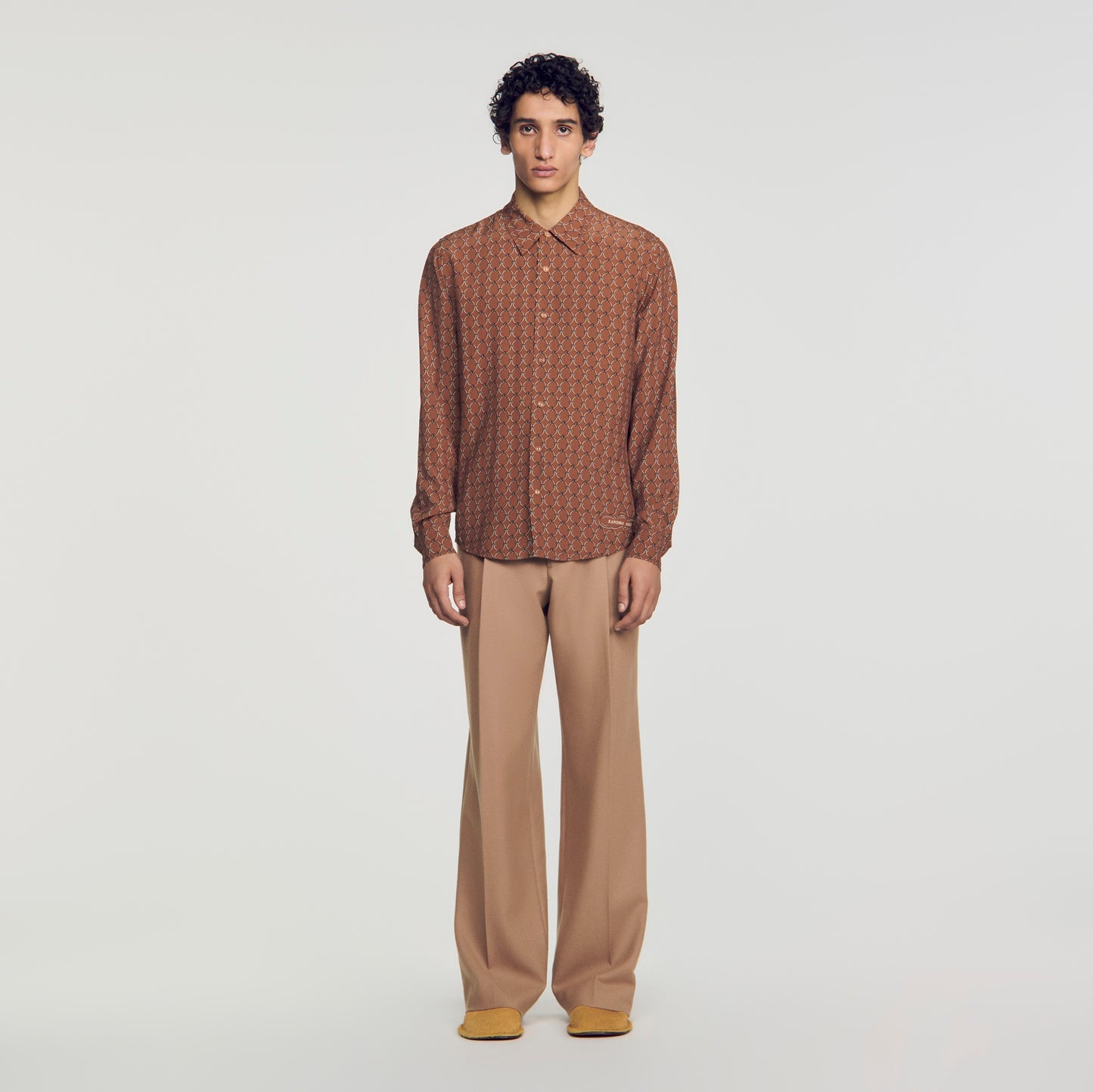 Camisa fluida con estampado de cadenas