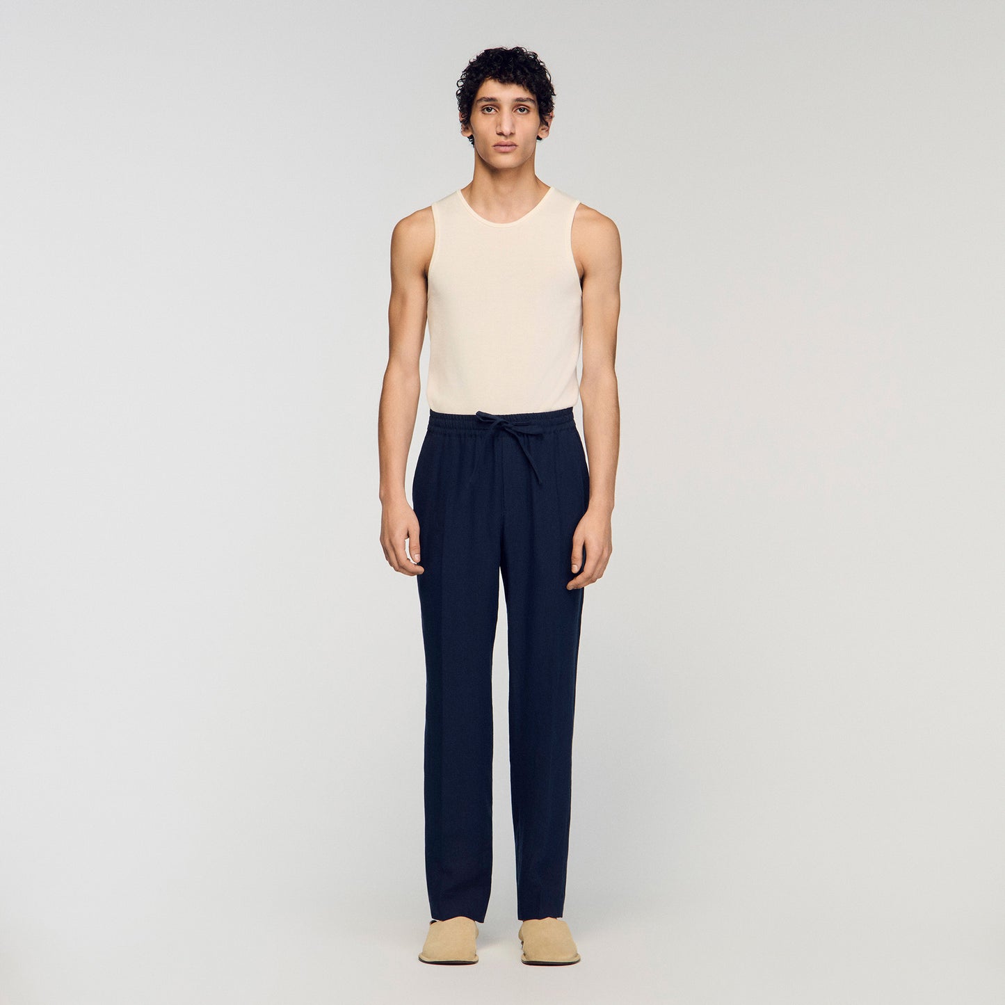 Pantalón recto de lino elástico