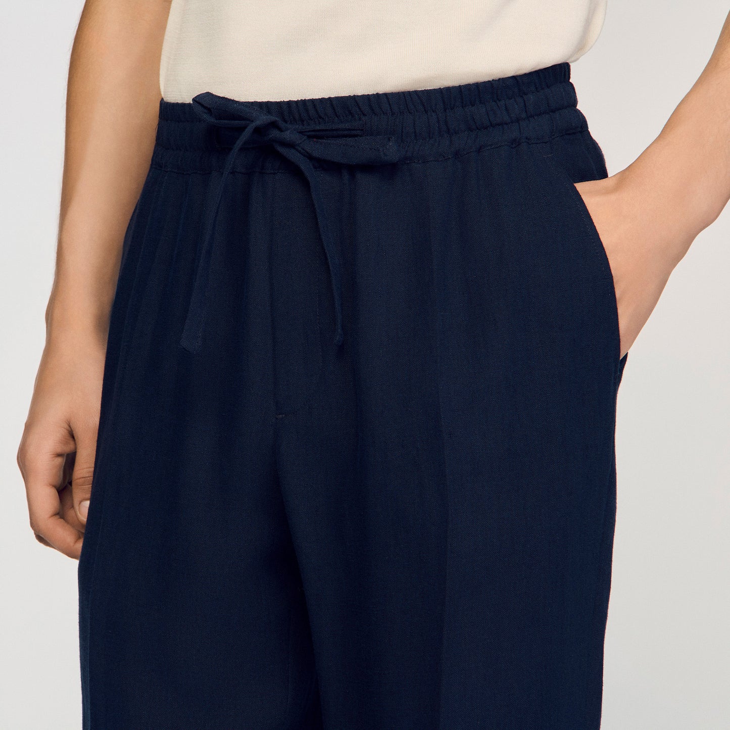 Pantalón recto de lino elástico