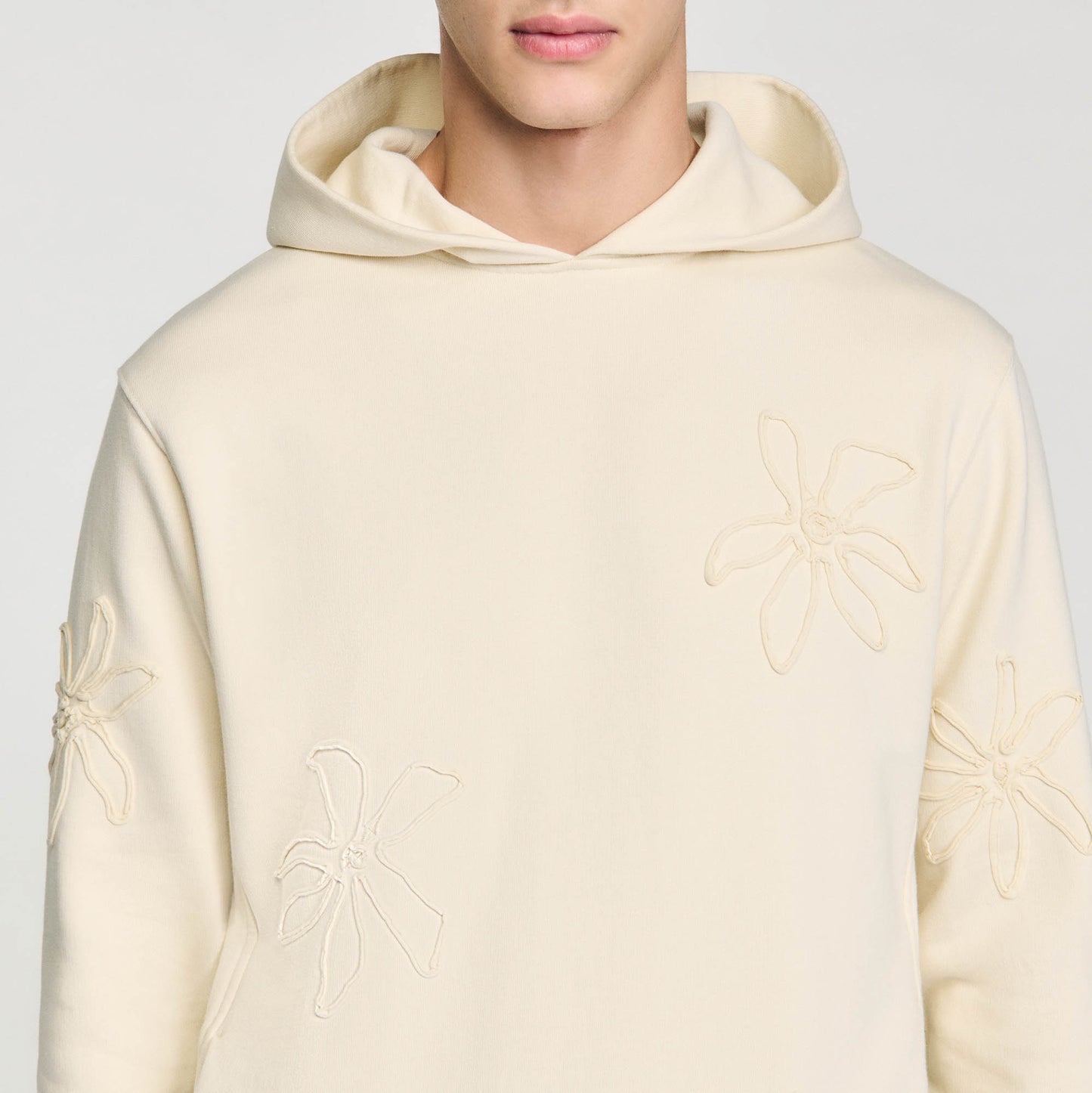 Sudadera con capucha adornada con flores