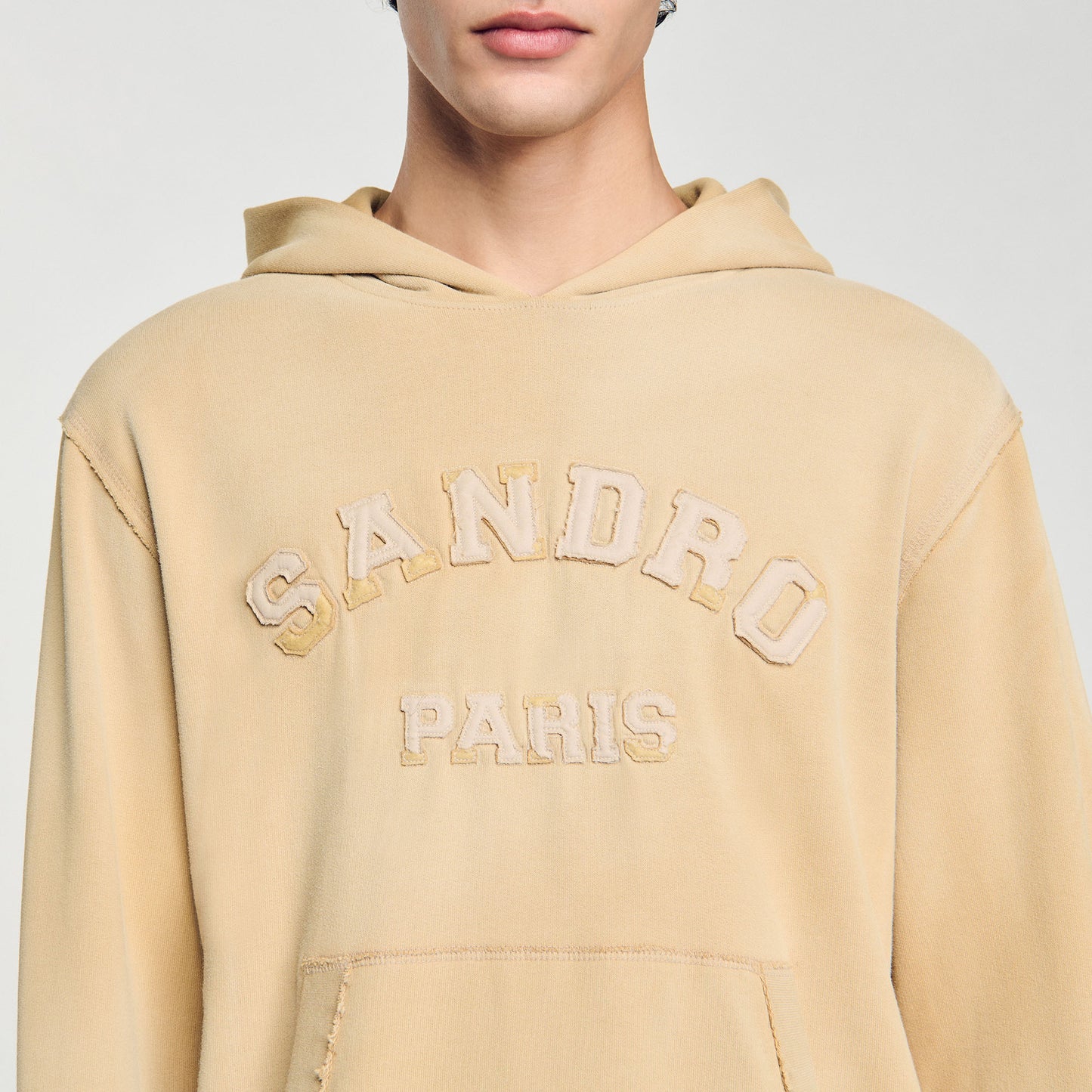 Sudadera con parche