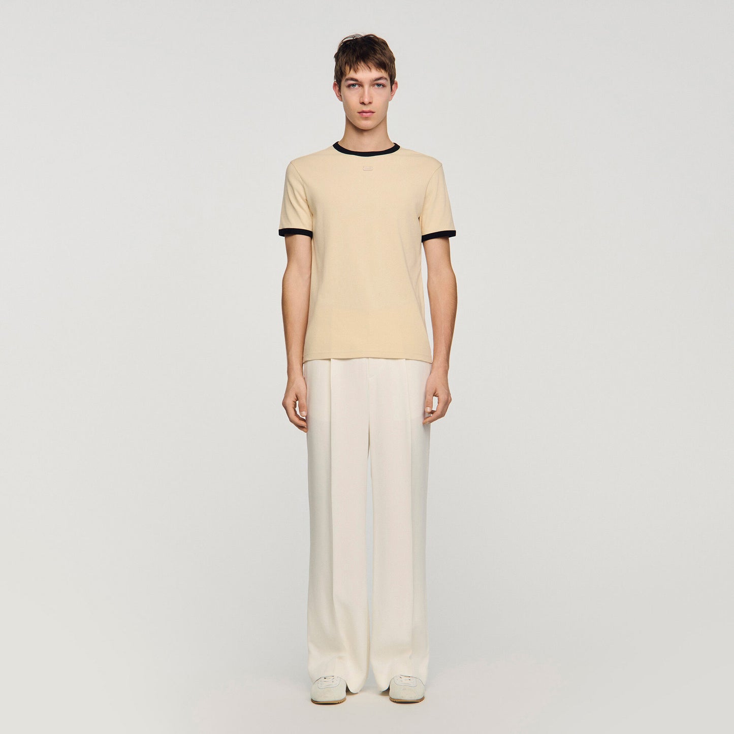 Camiseta bicolor con parche