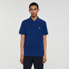 Polo con logotipo de cuero