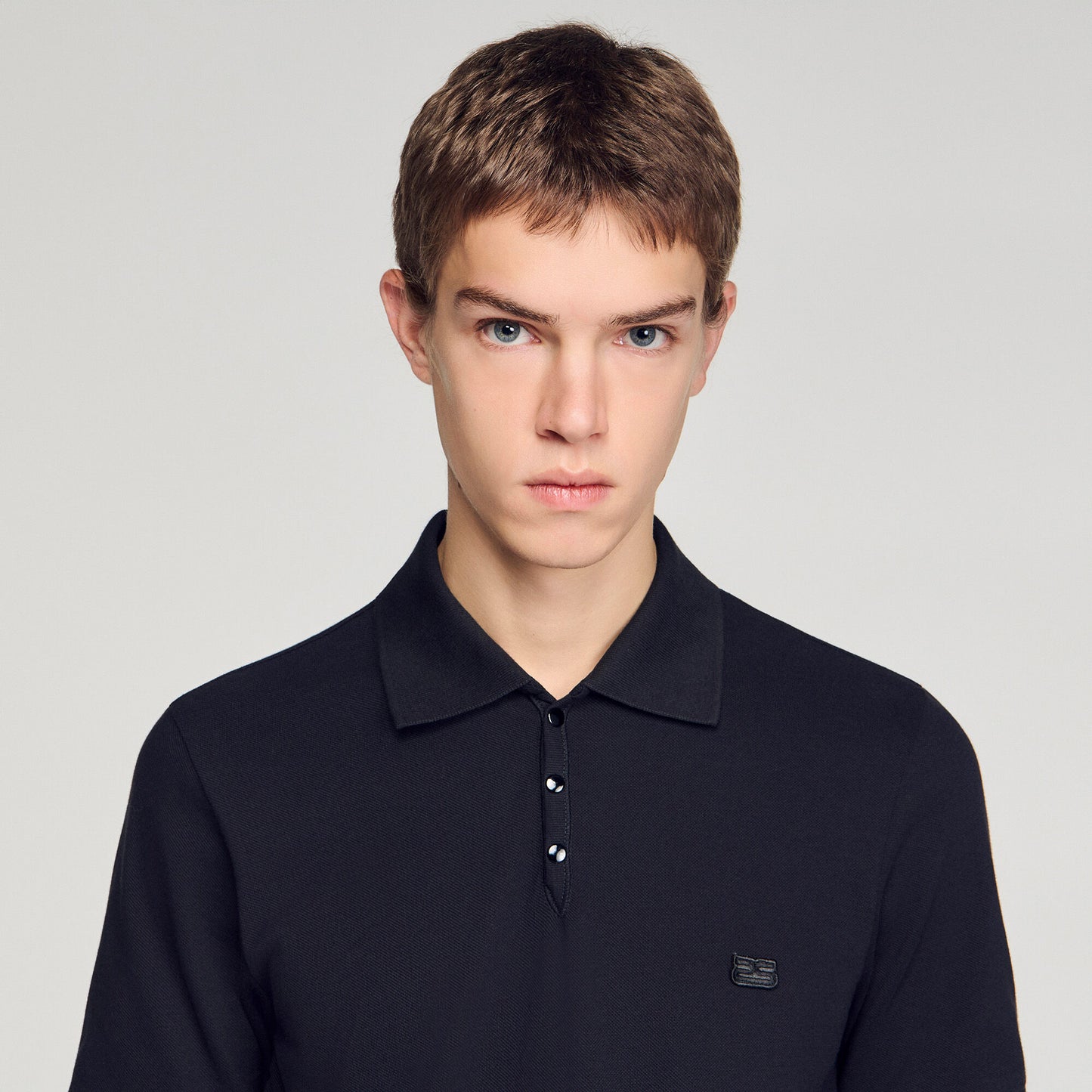 Polo con logo