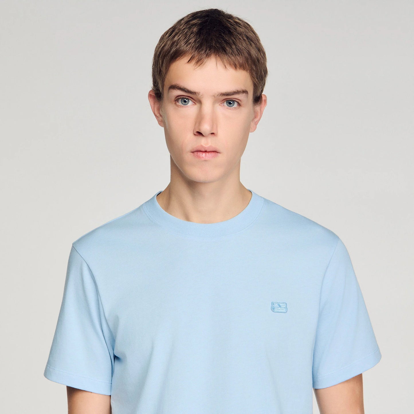 Camiseta con parche doble S
