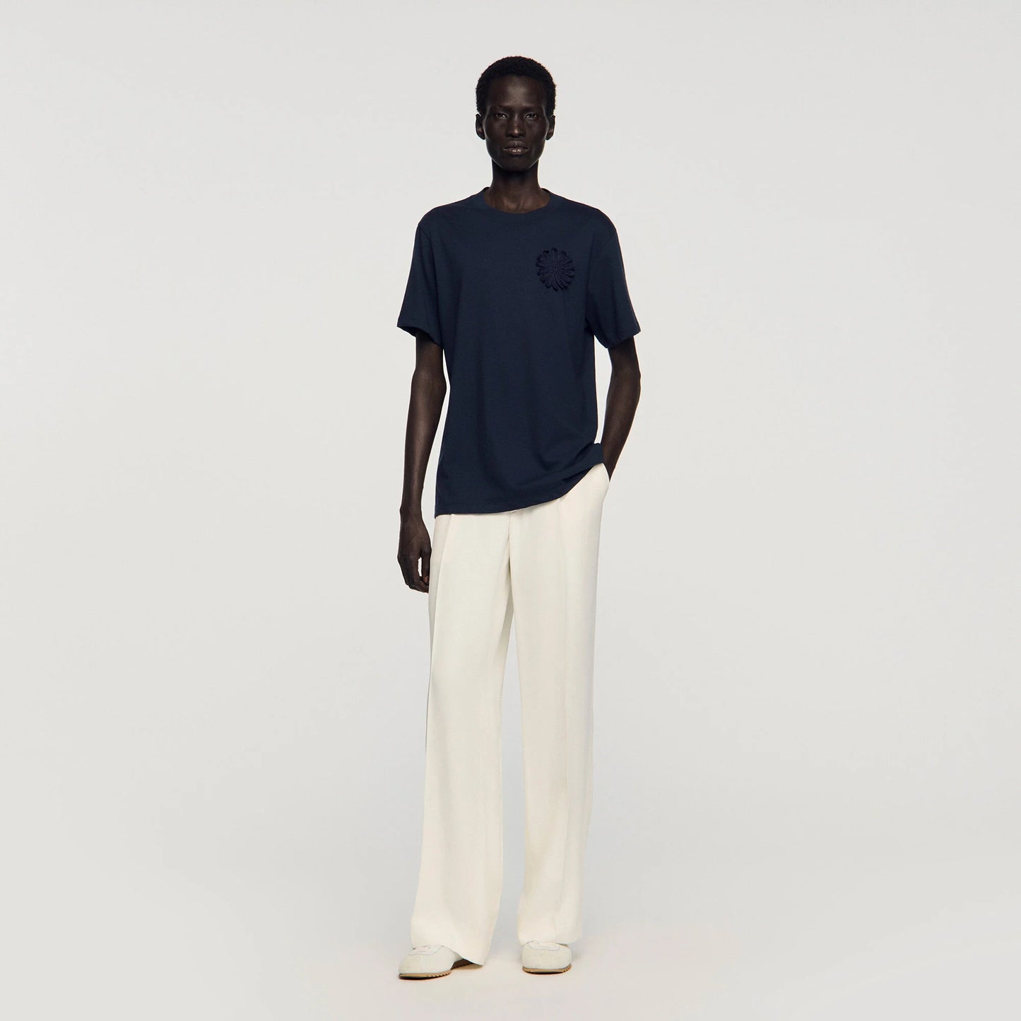 Camiseta de algodón flor crochet