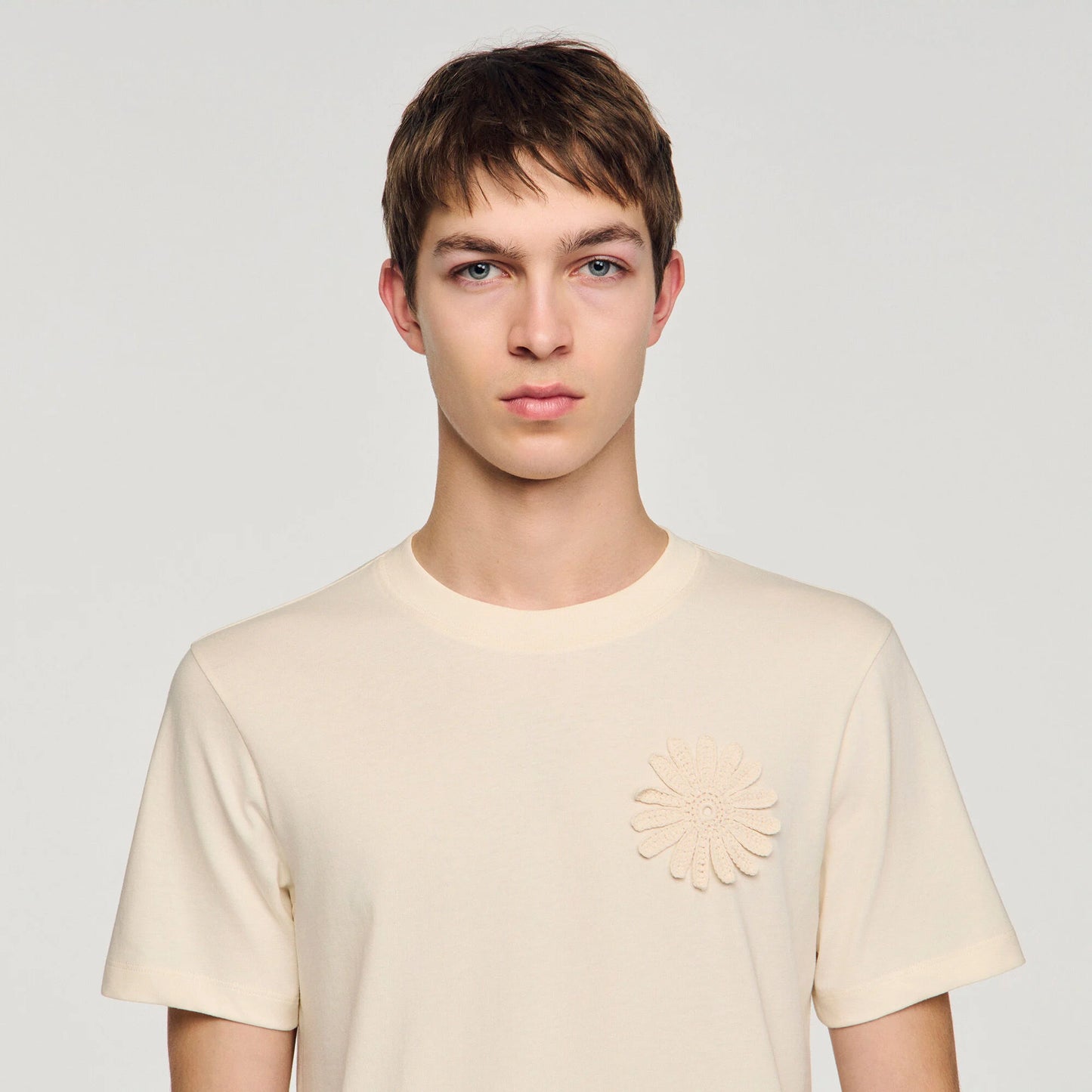 Camiseta de algodón flor crochet