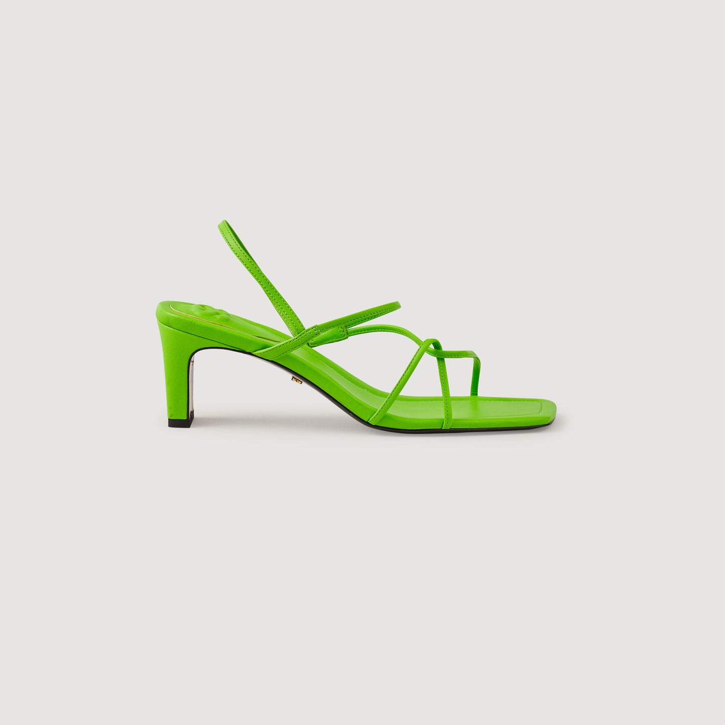 Sandalias con tiras
