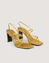Sandalias de piel repujada