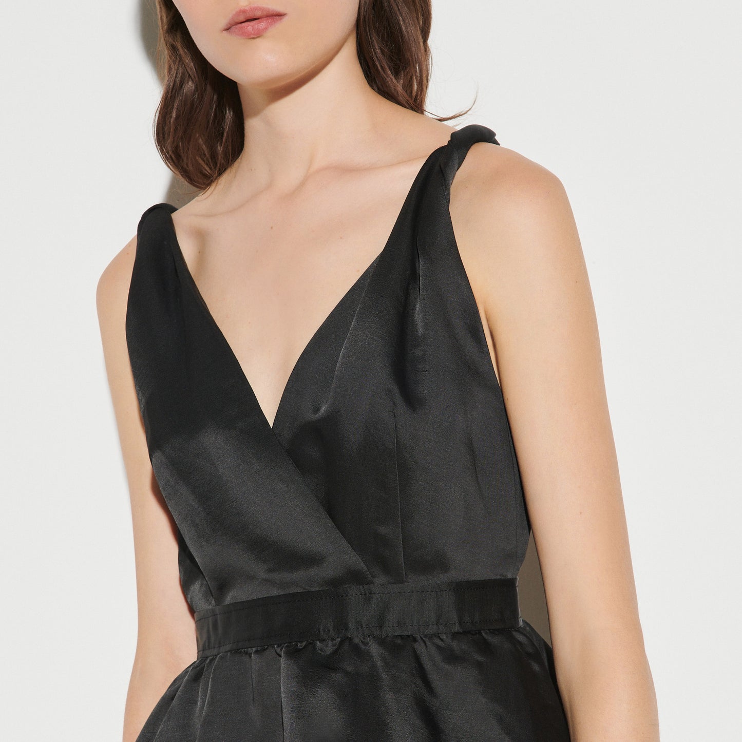Vestido sin mangas y con volantes Raquel