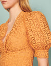 Vestido corto de bordado inglés