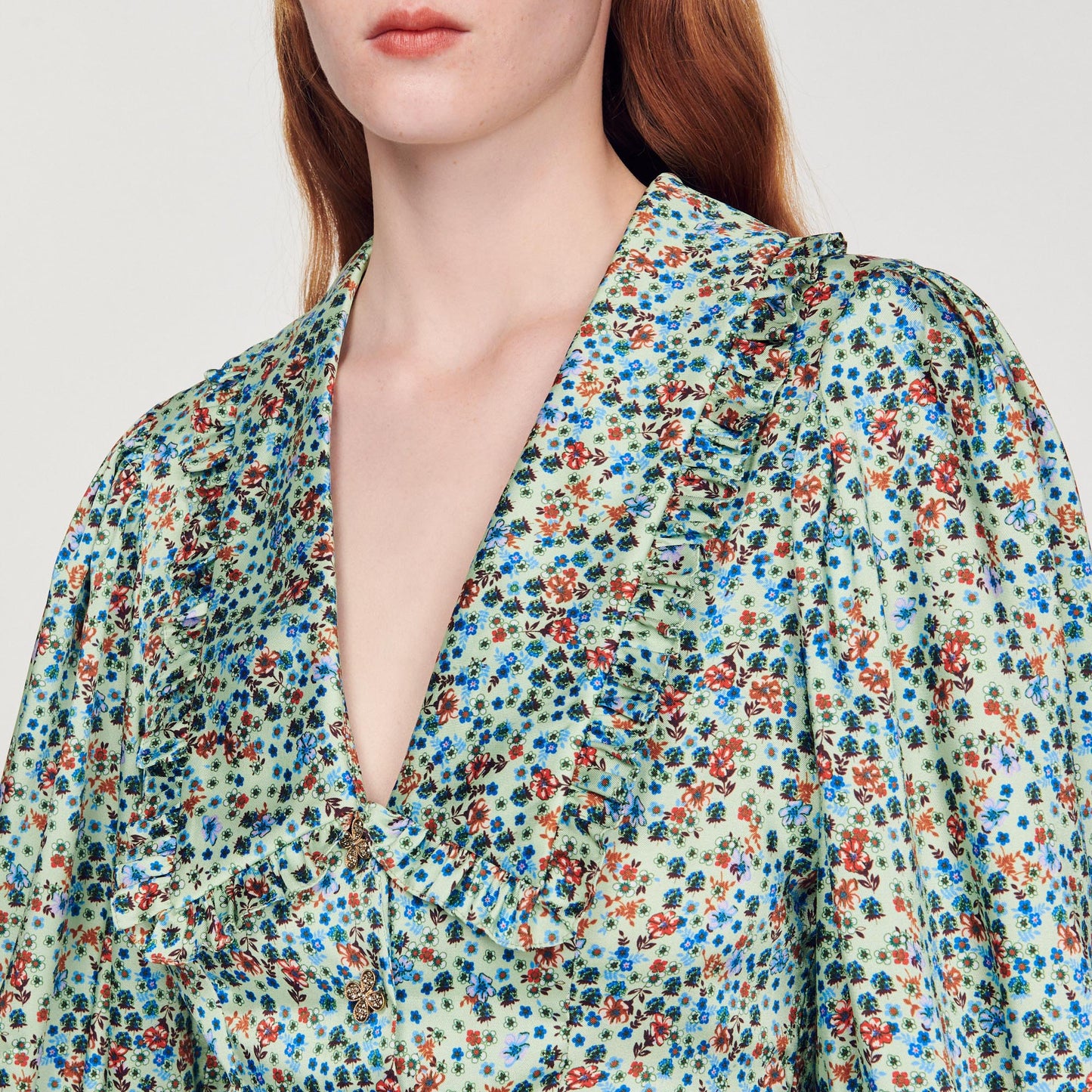 Vestido corto y fluido, estampado floral