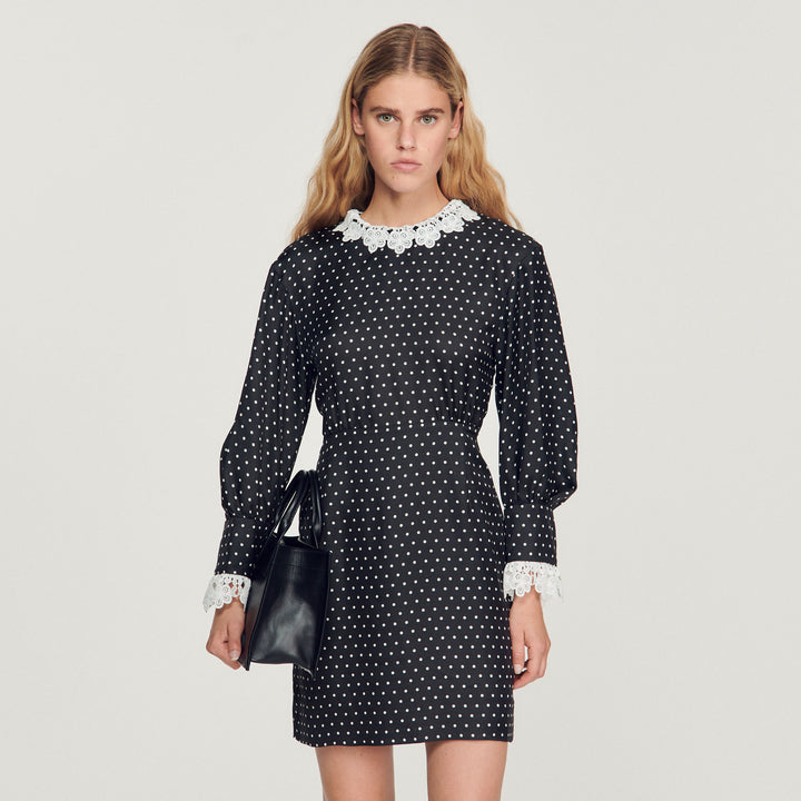 Vestido corto fluido estampado lunares