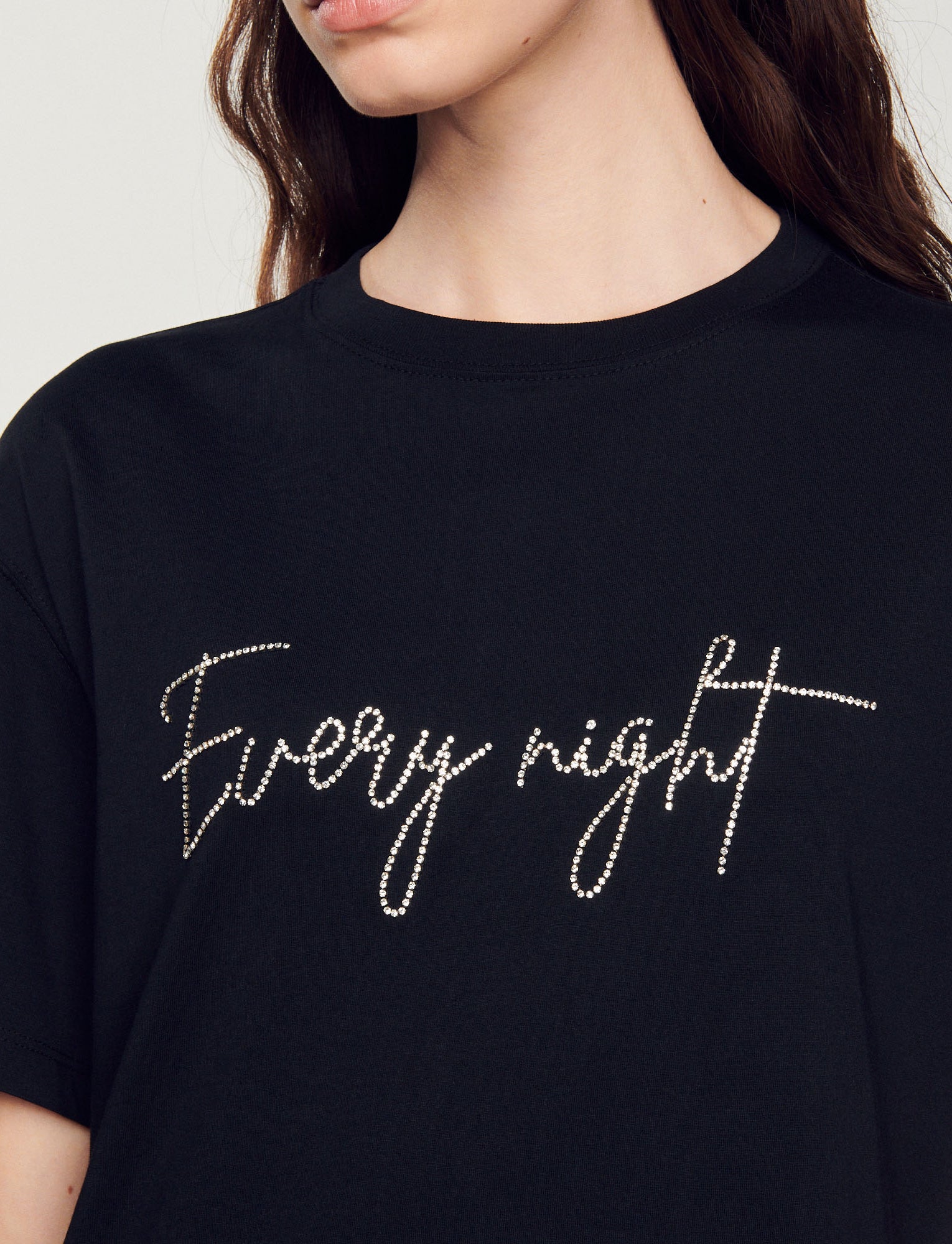 Camiseta con bordado Every Night