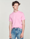 Camiseta con logotipo bordado